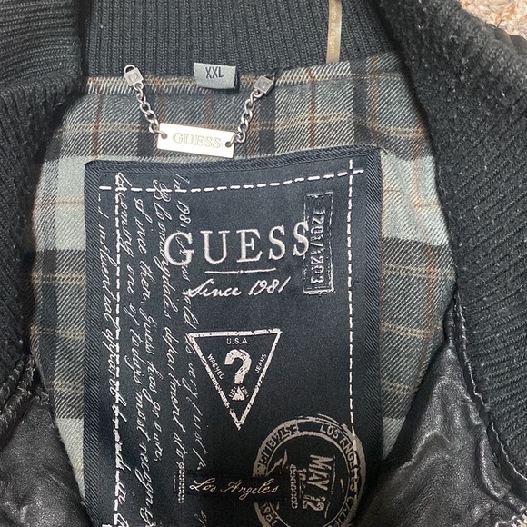 XXL original Guess black leather jacket. Multiple pockets in and out. - Picture 3 of 10